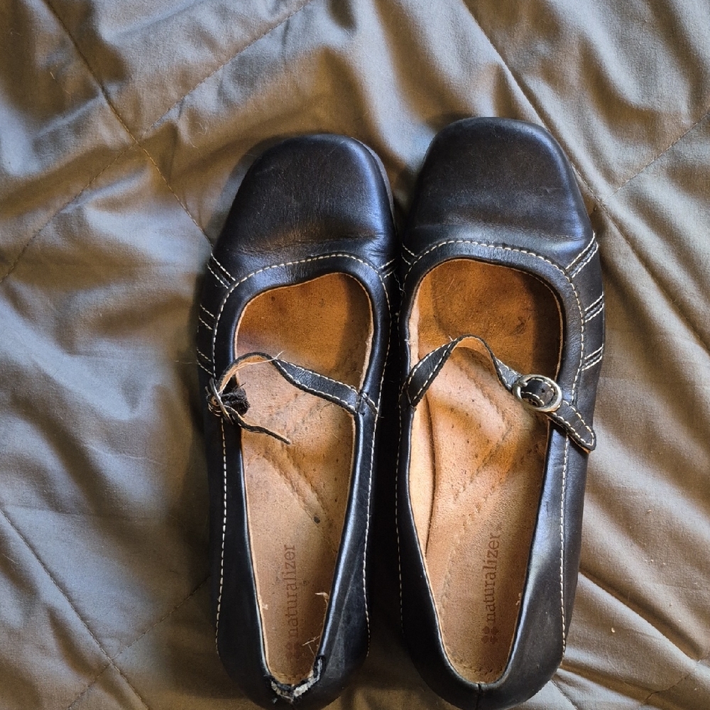 Naturalizer Black Mary Janes Leather size 8.5 (8 1/2)